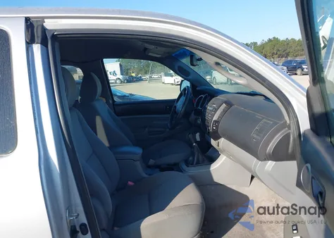 2010 Toyota Tacoma z USA, uszkodzony, nr VIN 5TEUX4EN3AZ724792